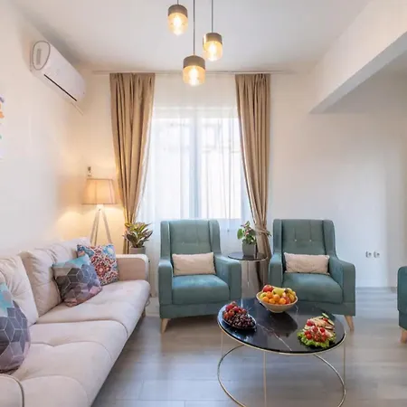 Bright With Designer Renovation Apartamento