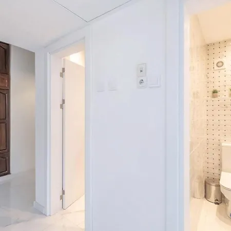 Bright With Designer Renovation Apartmán *
